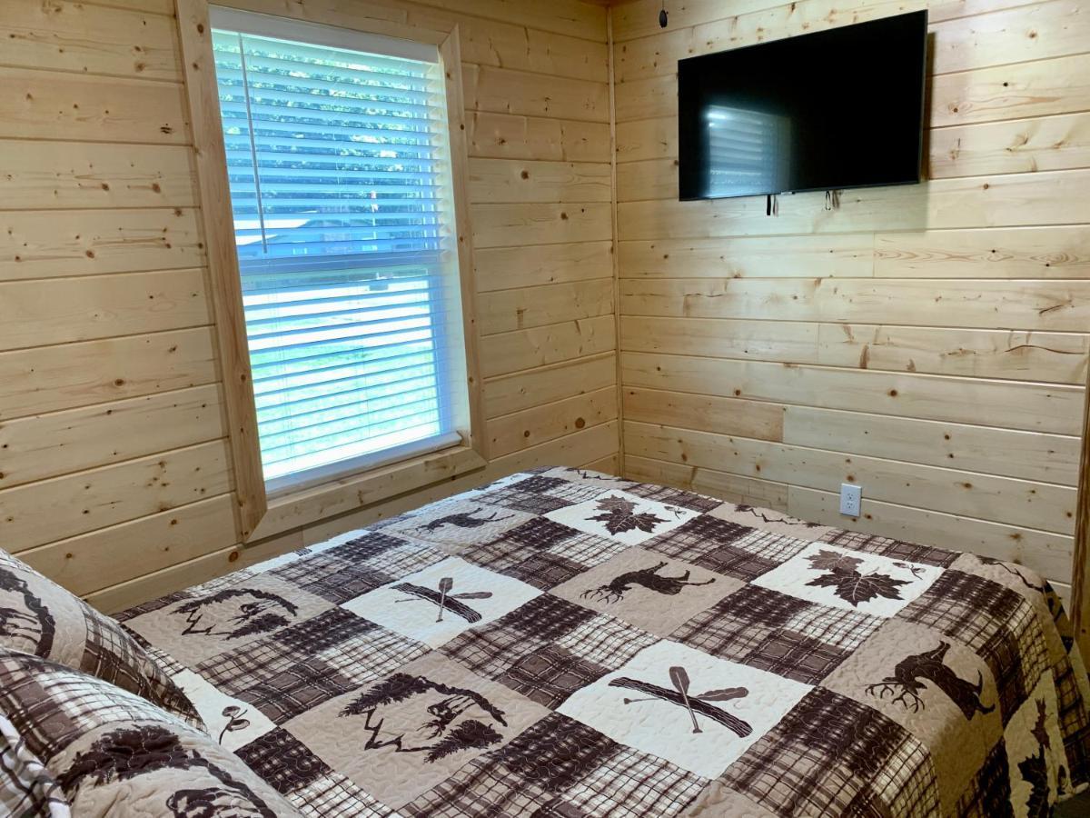 The Brick House: Brand New! 3 Bedroom With Private Driveway Holiday home Pigeon Forge
